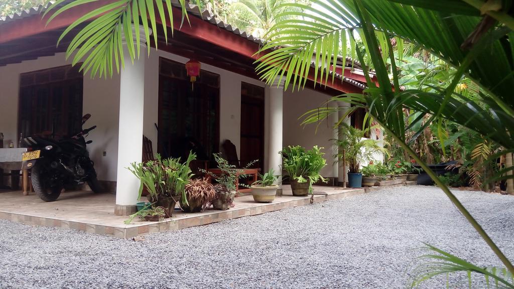 The Bambos Vila Hikkaduwa Exterior foto